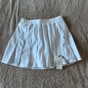 NWT Abercrombie & Fitch Traveler Pleated Skort Size Small in White